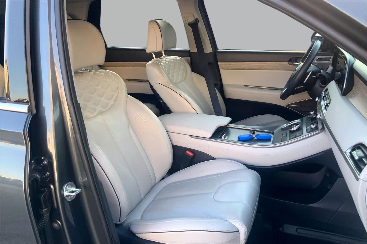 Used 2022 Hyundai Palisade Limited FWD image 9