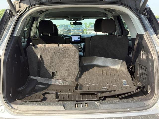 Certified 2022 Ford Explorer XLT w/ Class IV Trailer Tow Package image 6