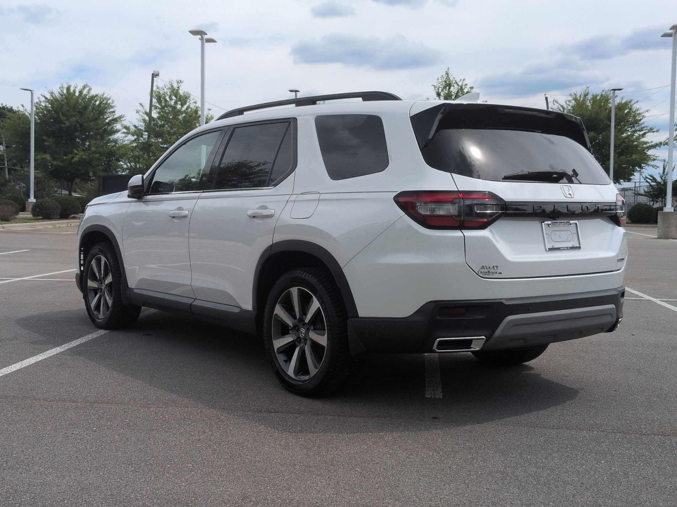 Used 2024 Honda Pilot Touring image 6