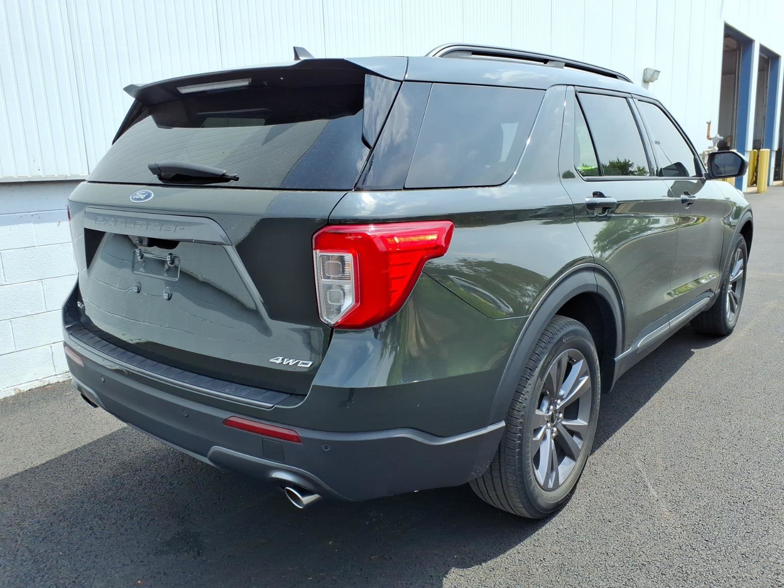 Certified 2023 Ford Explorer XLT w/ Equipment Group 202A AWD/4WD image 6