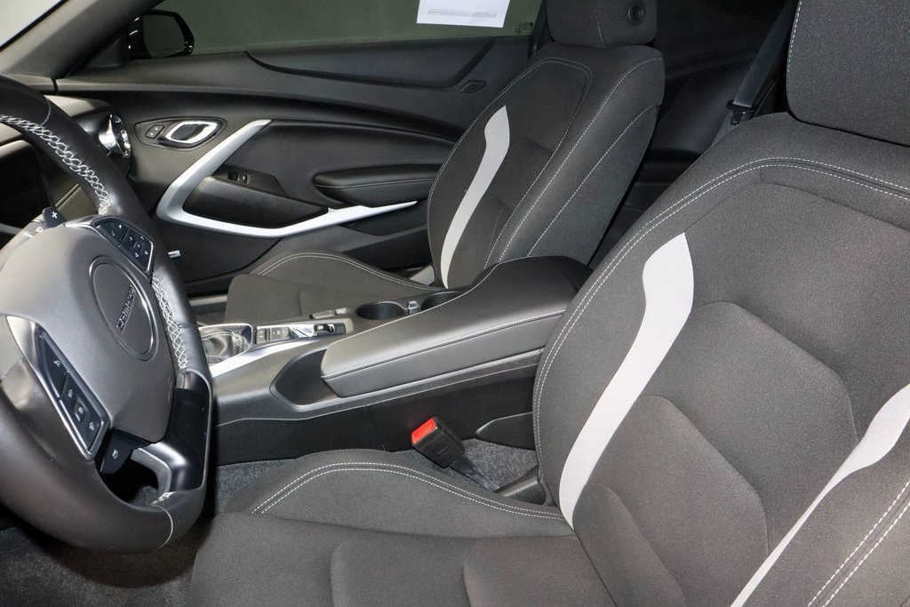 Used 2020 Chevrolet Camaro LT w/ Technology Package image 21