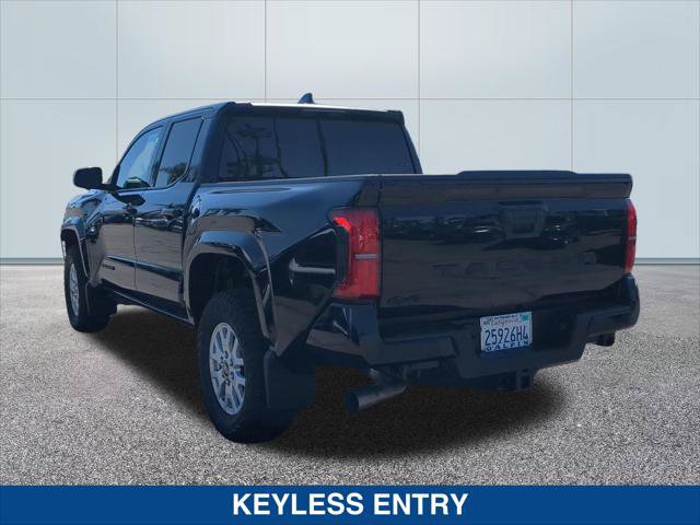 Used 2025 Toyota Tacoma SR5 AWD/4WD image 3
