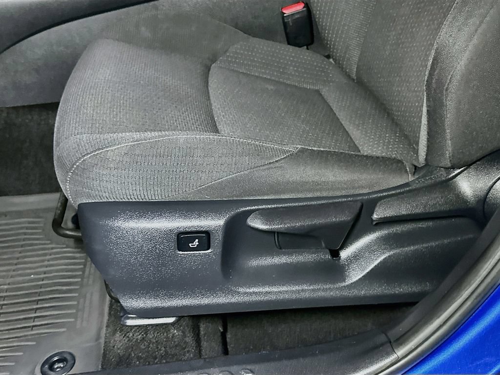 Used 2018 Toyota C-HR XLE FWD image 18