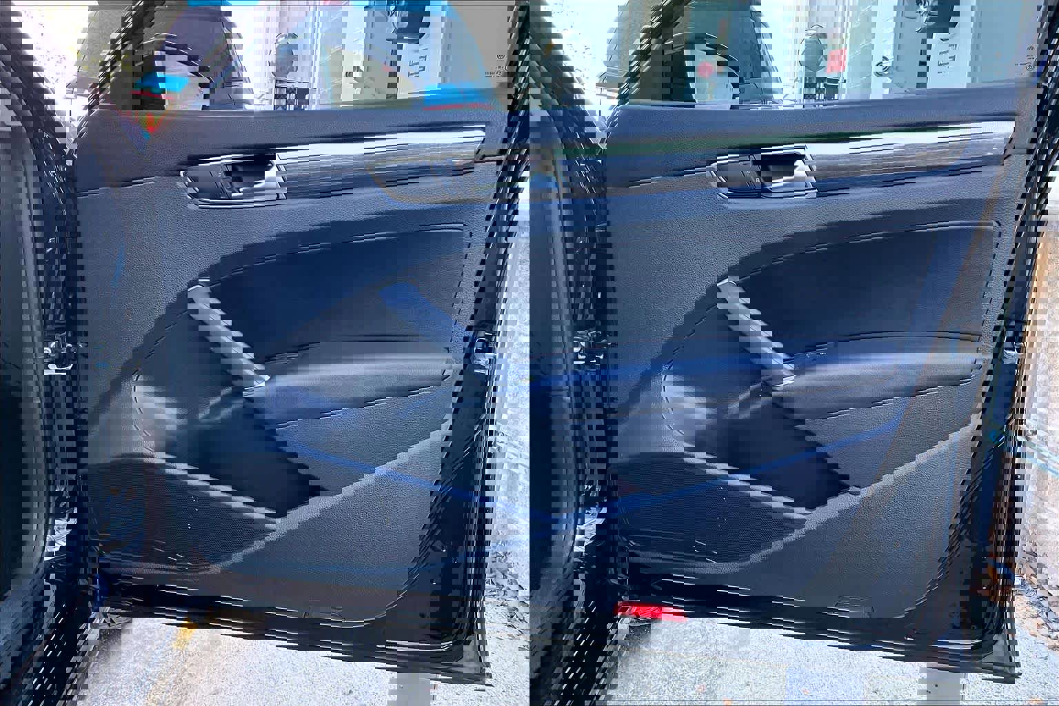 Used 2018 Volkswagen Passat 2.0T SE image 23