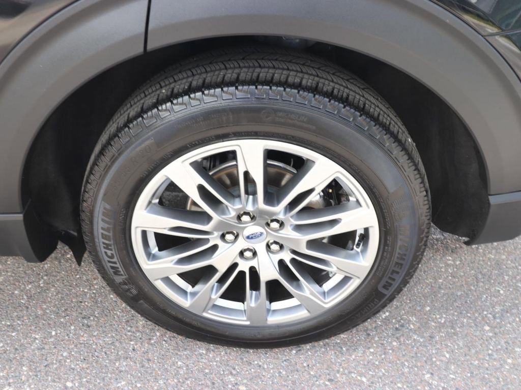 Certified 2025 Ford Explorer Platinum image 25