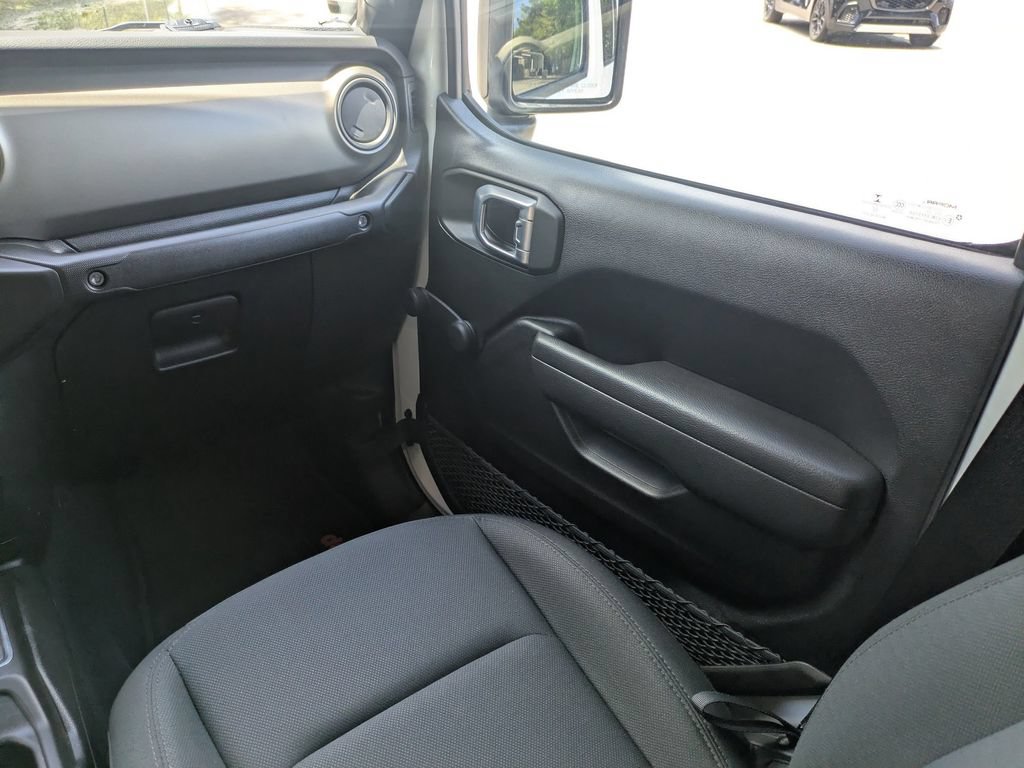 Used 2022 Jeep Gladiator Sport AWD/4WD image 19