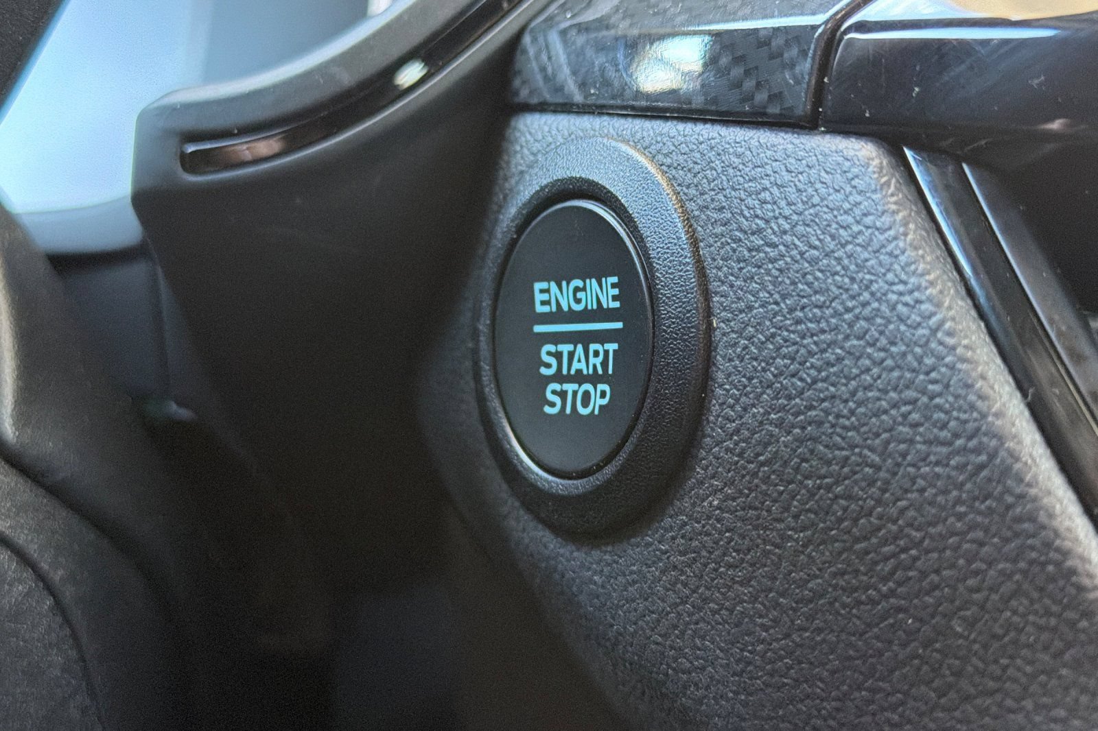 Certified 2025 Ford Escape ST-Line Select AWD/4WD image 25