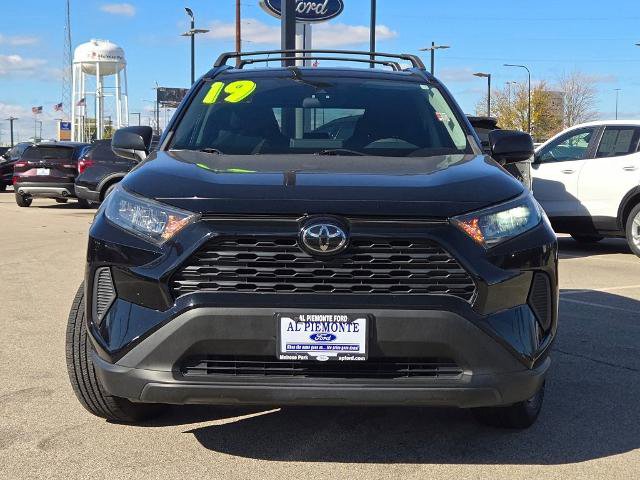 Used 2019 Toyota RAV4 LE image 4