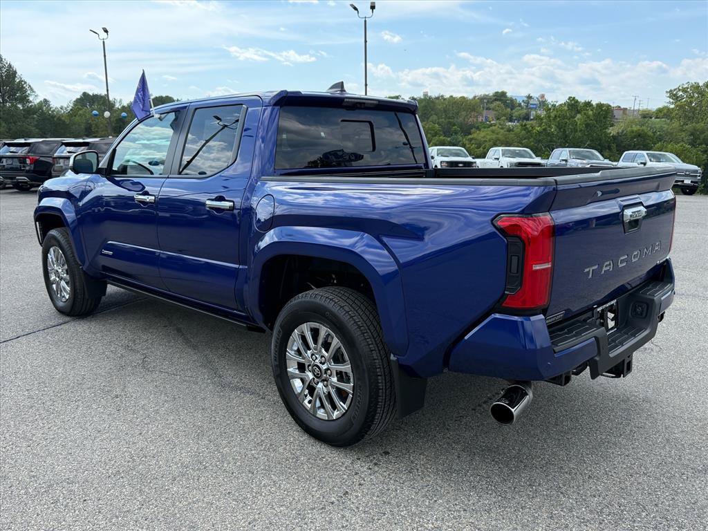 Used 2025 Toyota Tacoma Limited AWD/4WD image 3