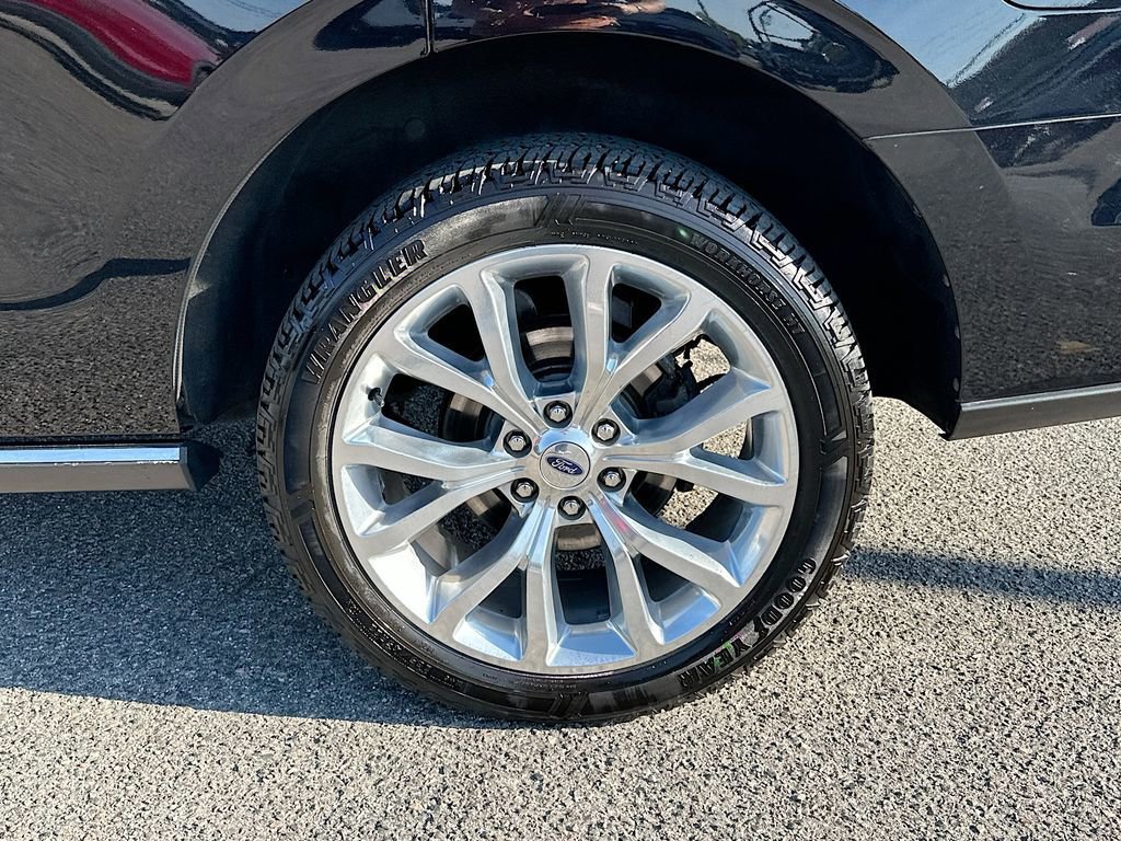 Certified 2019 Ford Expedition Limited w/ Equipment Group 302A AWD/4WD image 24