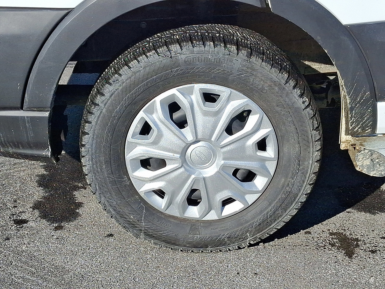 Certified 2024 Ford Transit 250 Low Roof w/ Exterior Upgrade Package image 9