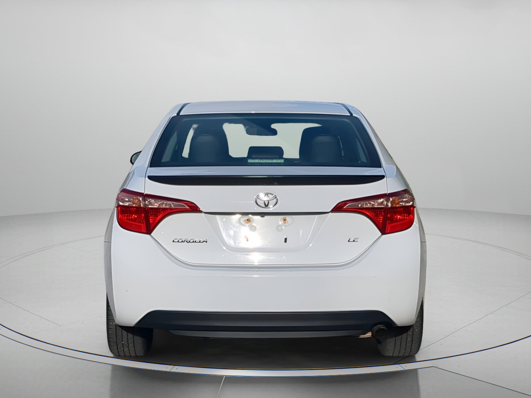 Used 2018 Toyota Corolla LE image 40