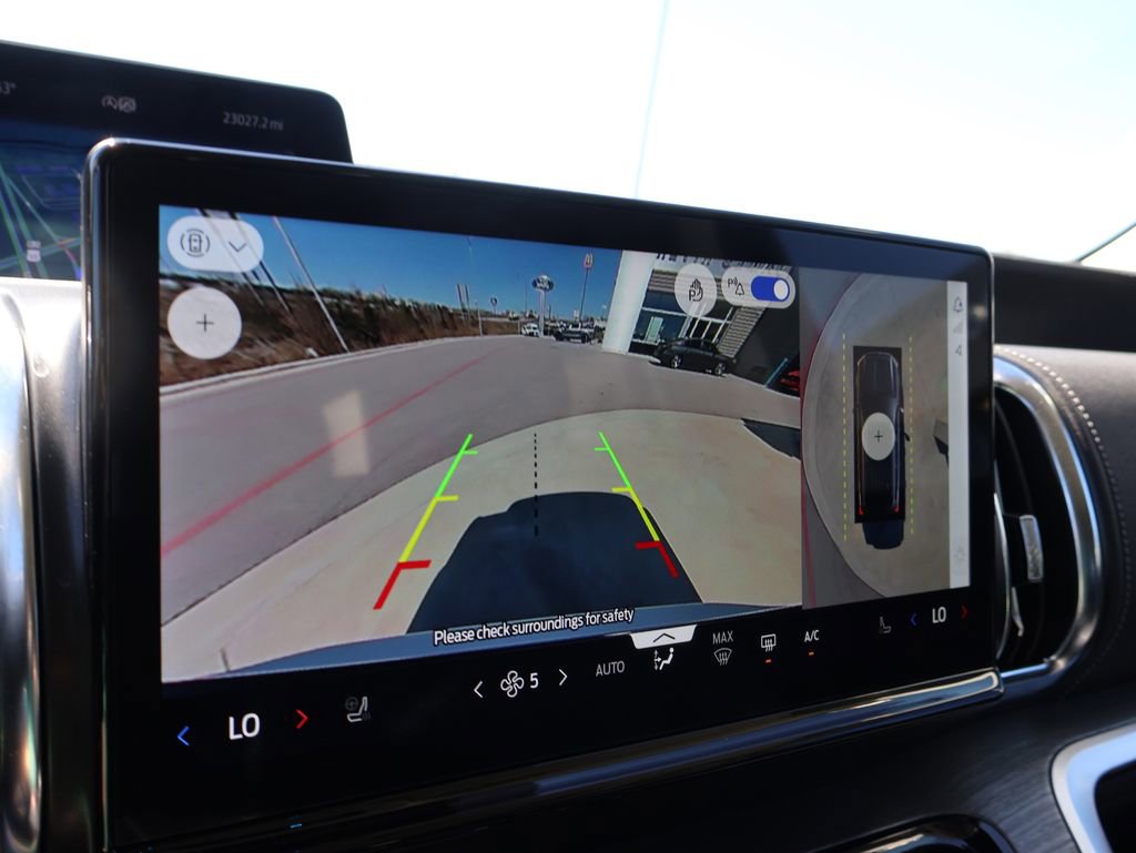 Certified 2025 Ford Expedition Max Platinum image 37