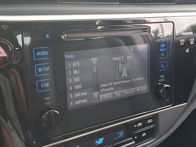 Used 2017 Toyota Corolla SE FWD image 16