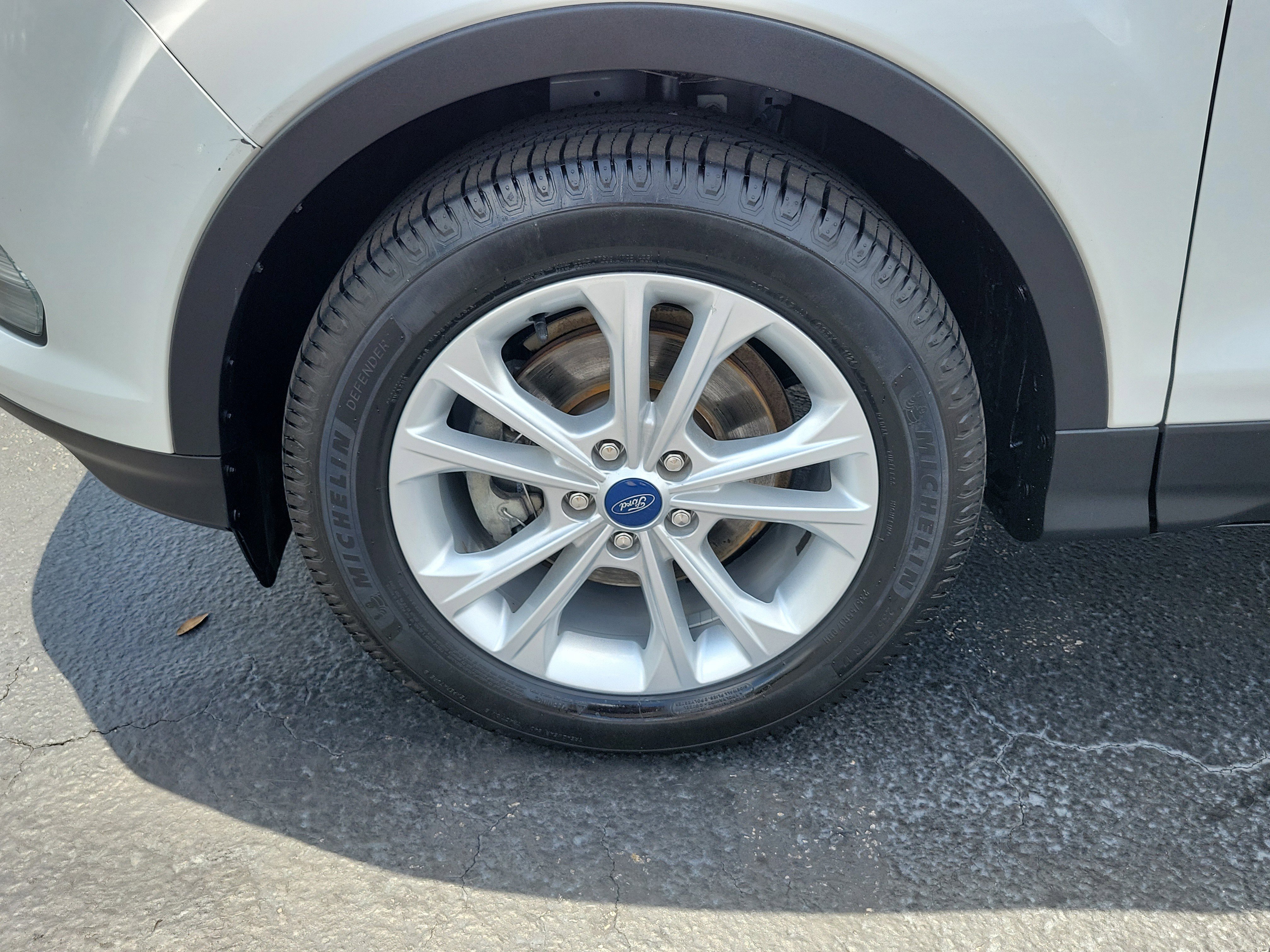 Certified 2019 Ford Escape SEL FWD image 5