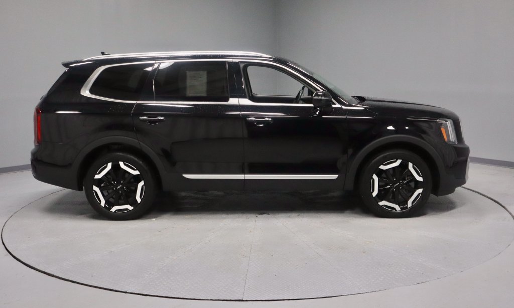 Used 2024 Kia Telluride S FWD image 13
