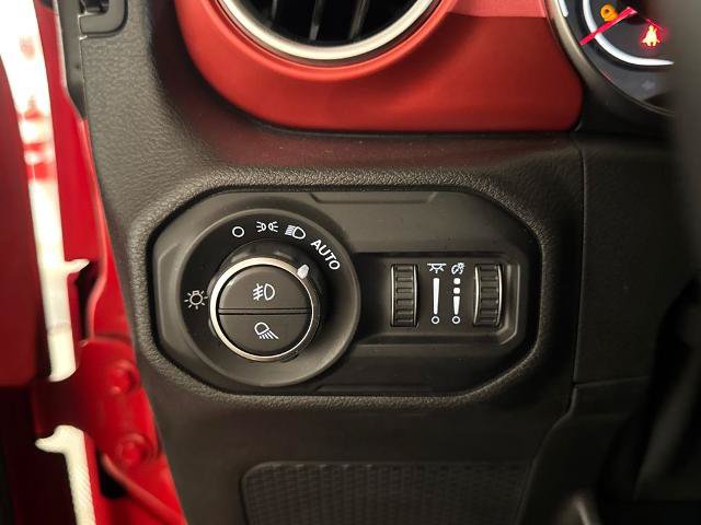 Used 2021 Jeep Gladiator Rubicon AWD/4WD image 17