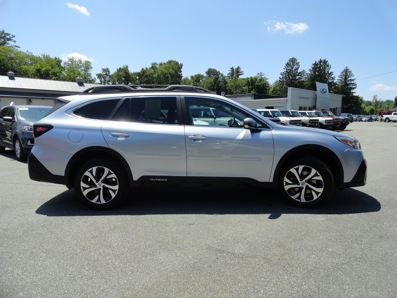 Used 2022 Subaru Outback Limited AWD/4WD image 4