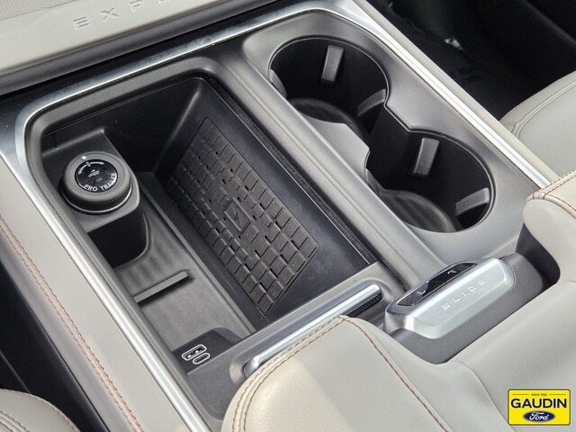 Certified 2025 Ford Expedition Active AWD/4WD image 25