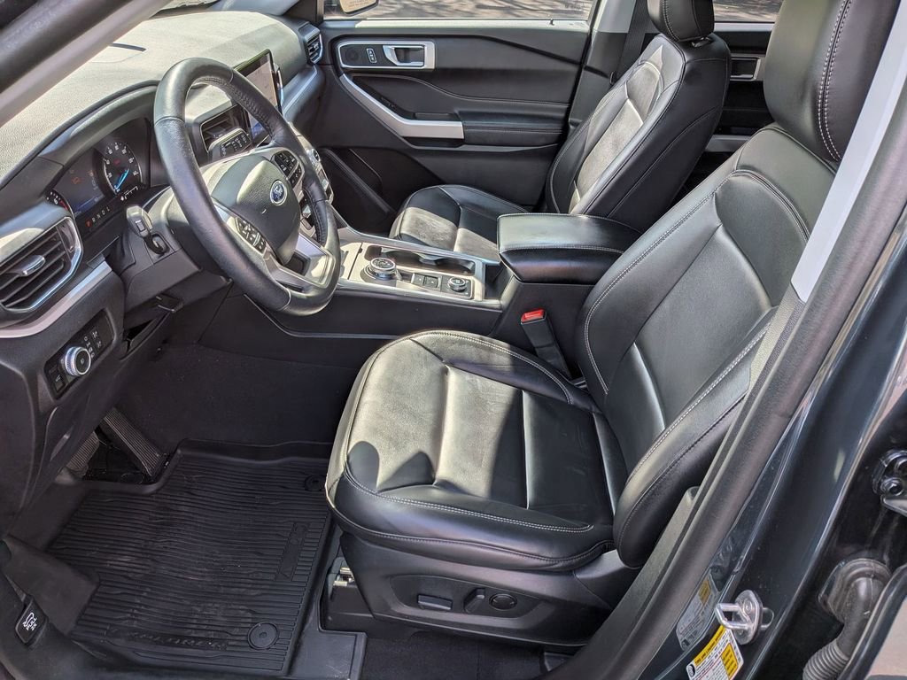 Certified 2023 Ford Explorer XLT w/ Equipment Group 202A AWD/4WD image 15