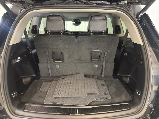 Used 2023 Jeep Grand Cherokee L Limited w/ Black Appearance Package image 13