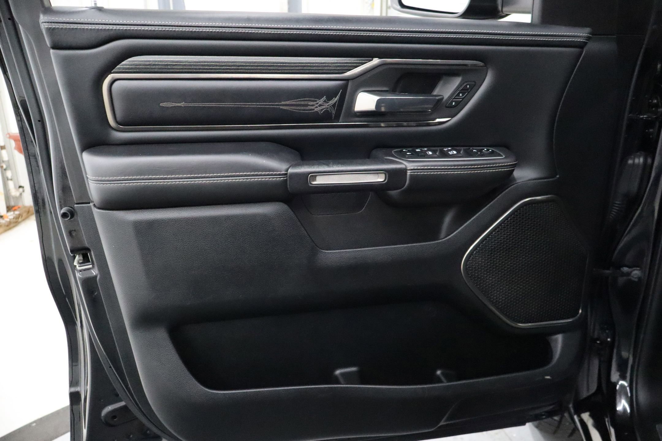 Used 2021 RAM 1500 Limited w/ Body Color Bumper Group image 17