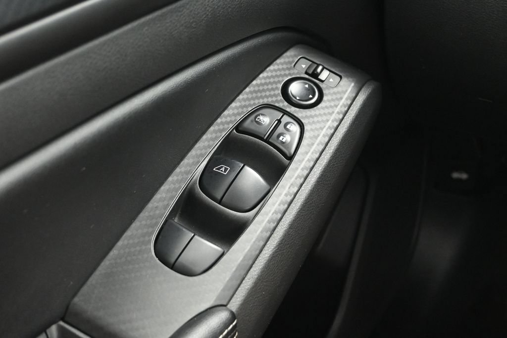 Used 2024 Nissan Altima 2.5 SV FWD image 24