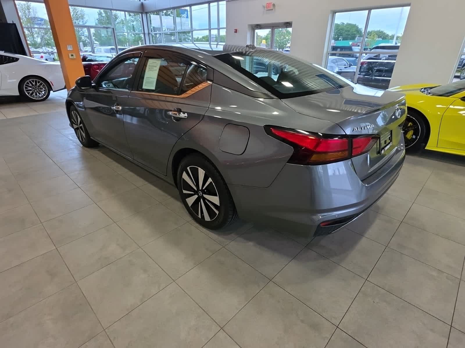 Used 2022 Nissan Altima 2.5 SV FWD image 12