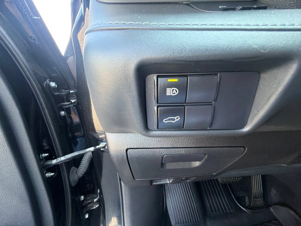 Used 2022 Toyota Highlander XLE AWD/4WD image 22