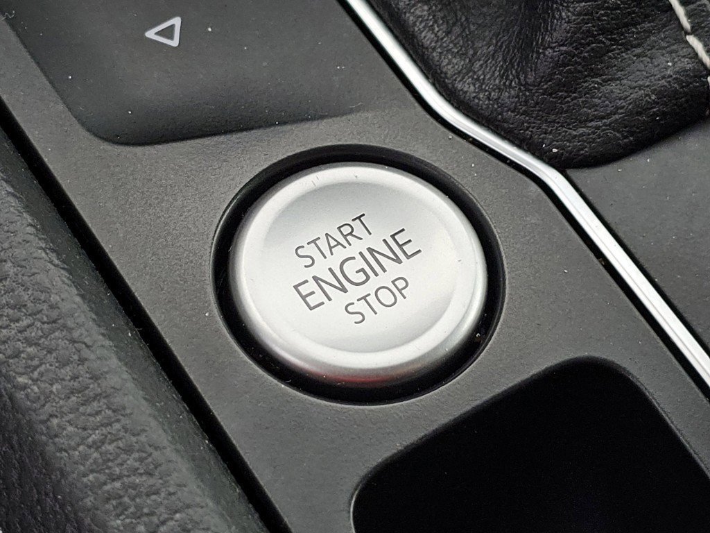 Used 2022 Volkswagen Atlas Cross Sport SEL R-Line image 23