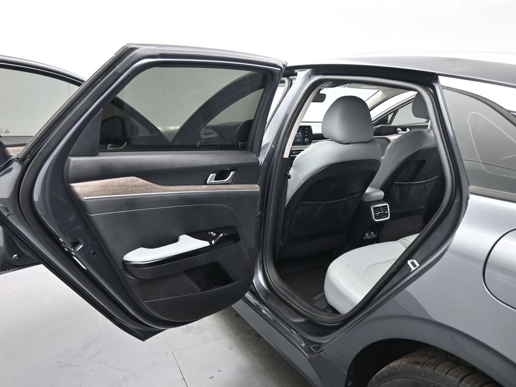 Used 2021 Kia K5 EX image 16