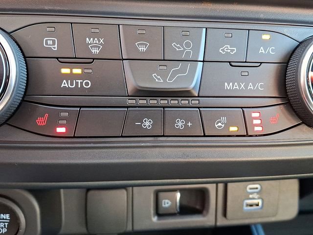 Certified 2024 Ford Maverick Lariat w/ Black Appearance Package FWD image 28