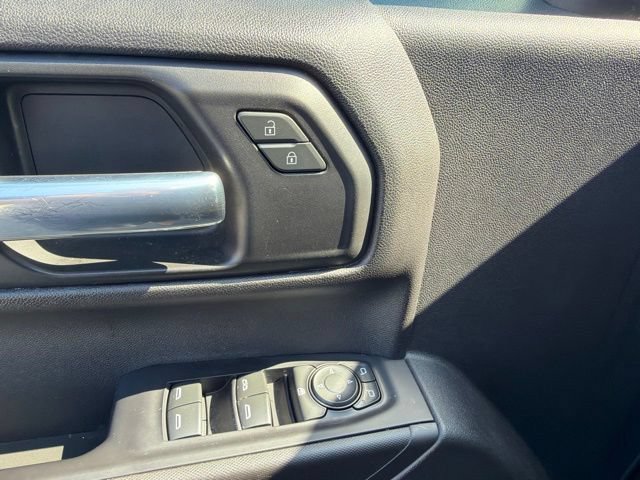 Used 2020 Chevrolet Silverado 1500 Custom w/ Custom Value Package AWD/4WD image 5