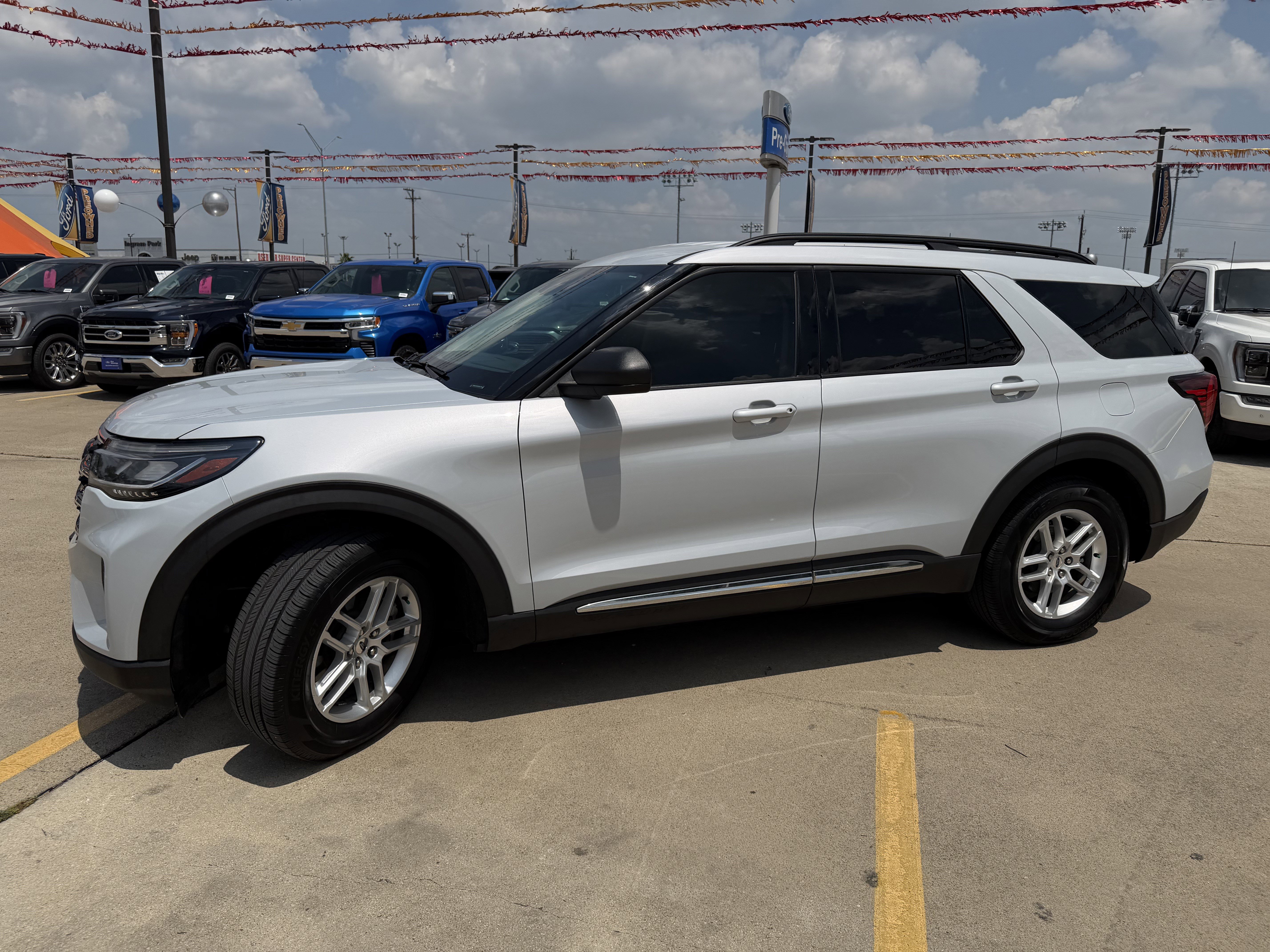Certified 2025 Ford Explorer Active RWD image 12
