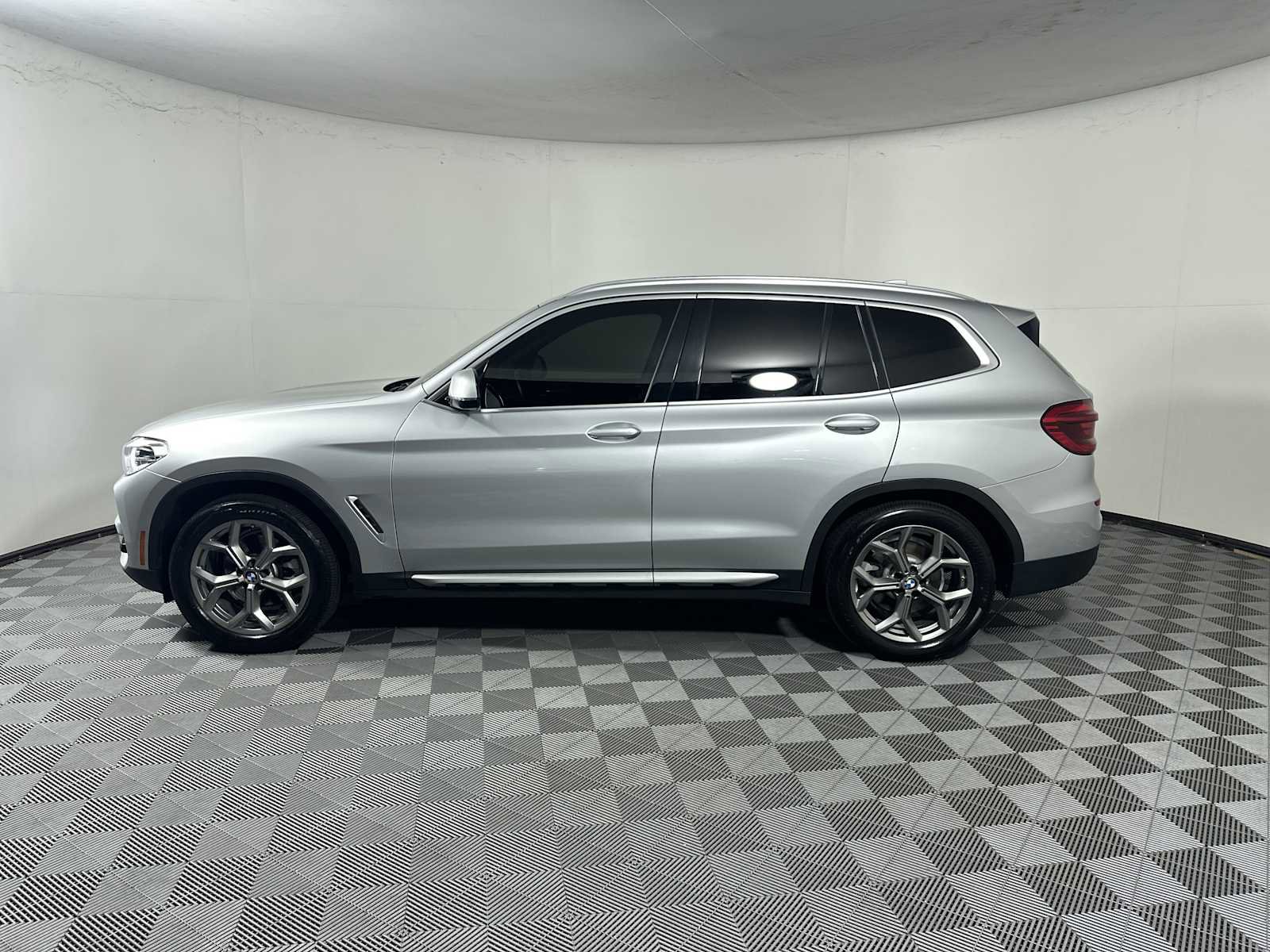 Used 2021 BMW X3 sDrive30i w/ Convenience Package RWD image 4