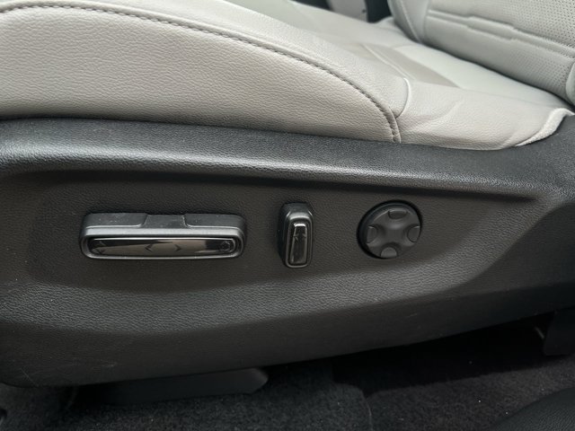 Used 2022 Honda CR-V Touring image 13