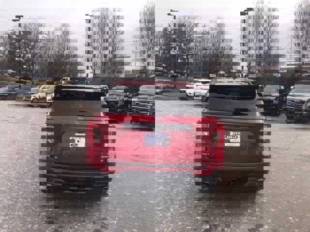 Certified 2021 Ford Explorer XLT w/ Equipment Group 202A image 3