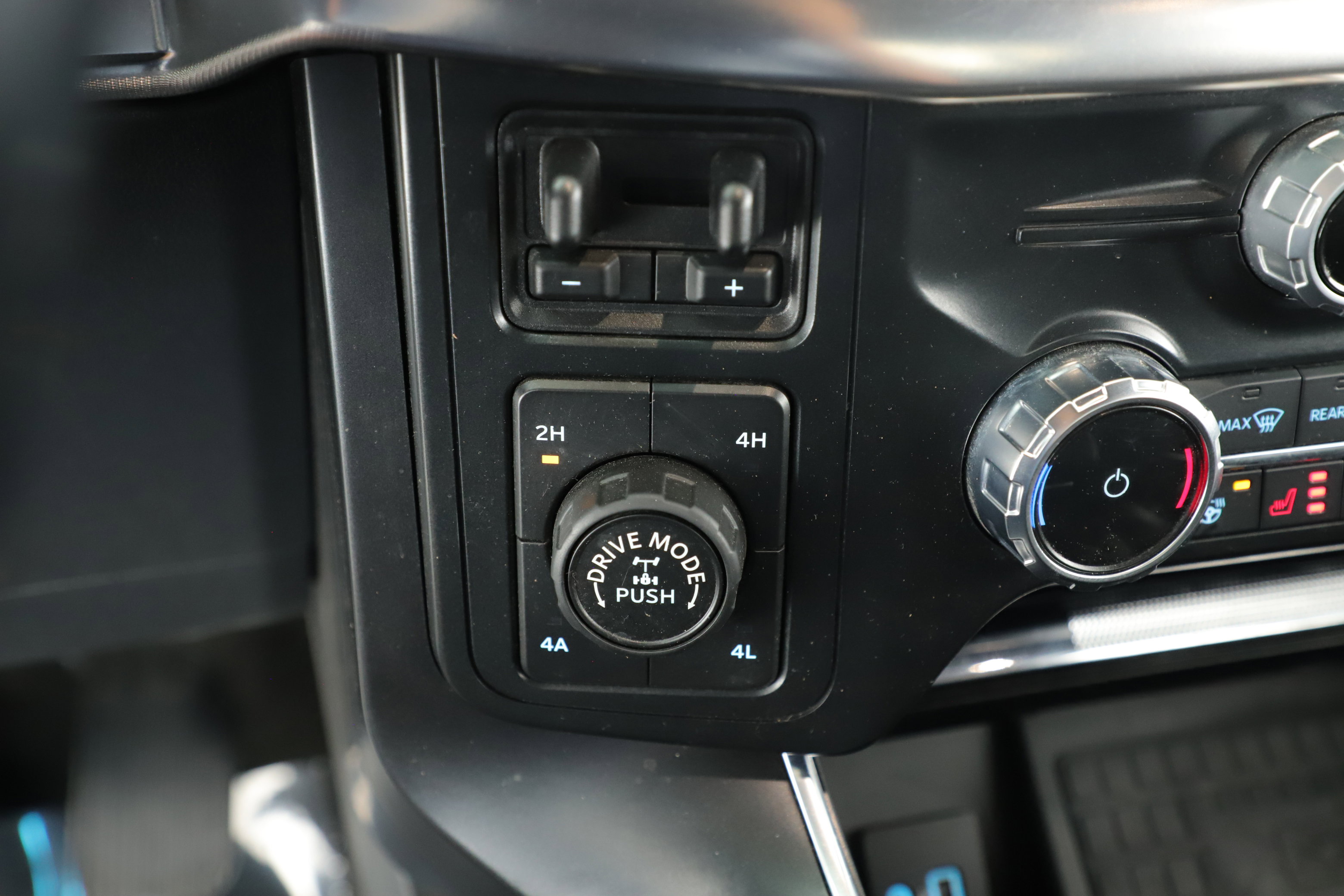 Certified 2022 Ford F150 Raptor w/ Equipment Group 801A High image 15