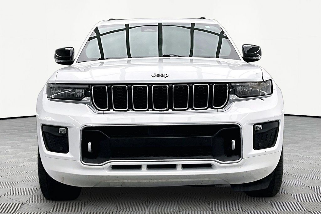 Used 2022 Jeep Grand Cherokee L Overland w/ Luxury Tech Group IV AWD/4WD image 3