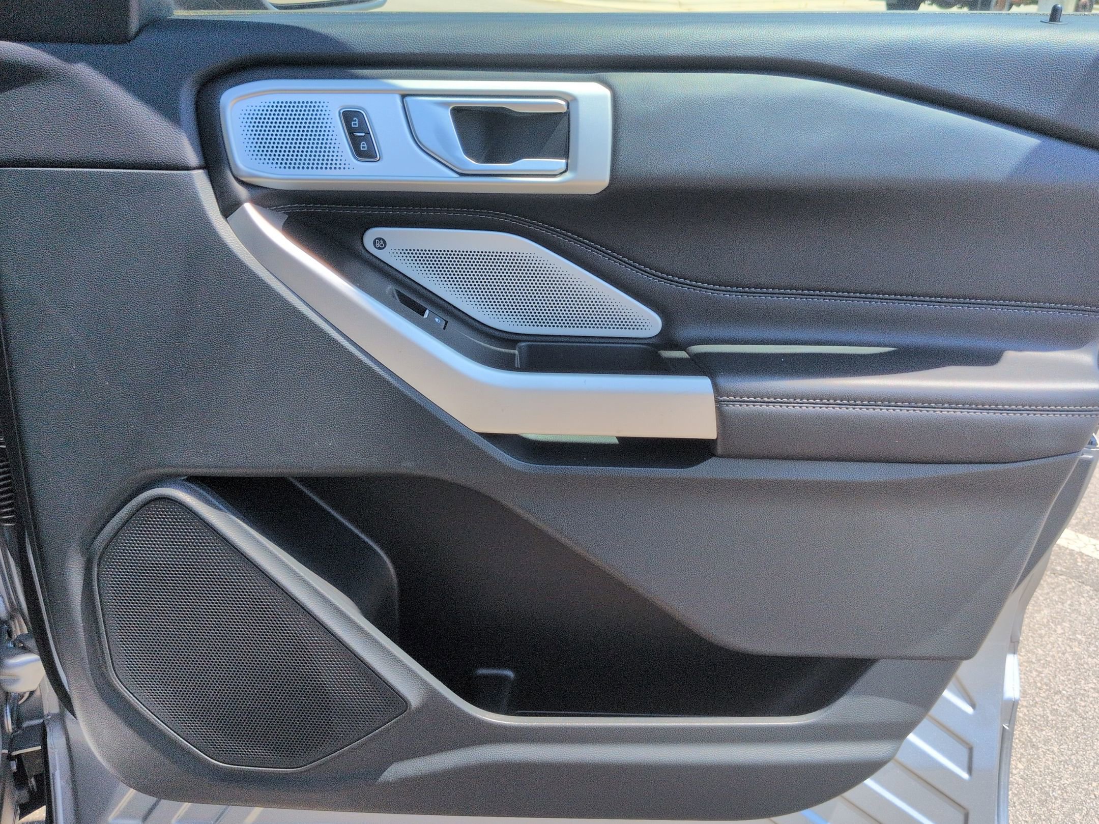 Certified 2023 Ford Explorer Limited w/ Limited Technology Package RWD image 36