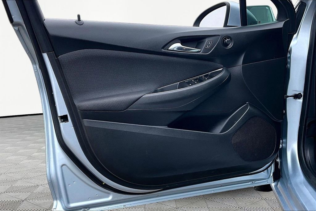 Used 2017 Chevrolet Cruze LT w/ Convenience Package image 23