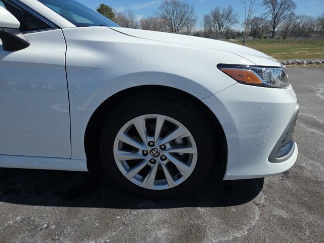 Used 2024 Toyota Camry LE image 7