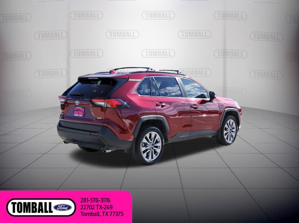 Used 2024 Toyota RAV4 XLE Premium FWD image 8