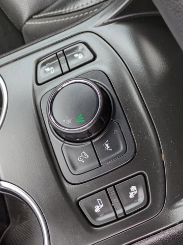 Used 2023 GMC Terrain SLT FWD image 19