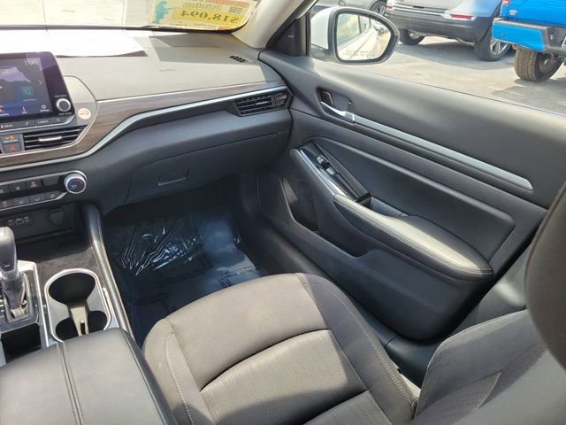 Used 2023 Nissan Altima 2.5 SV FWD image 14