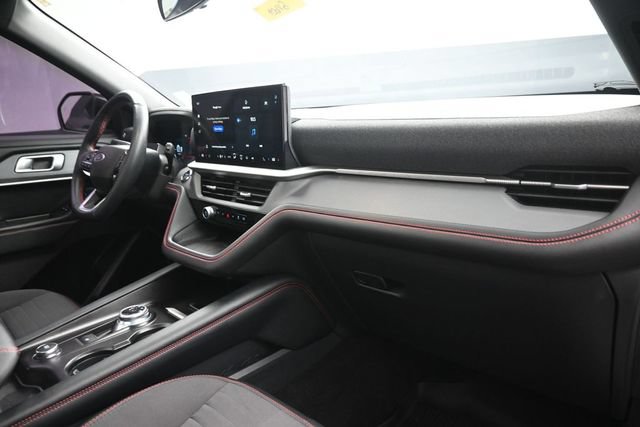 Certified 2025 Ford Explorer ST-Line AWD/4WD image 32