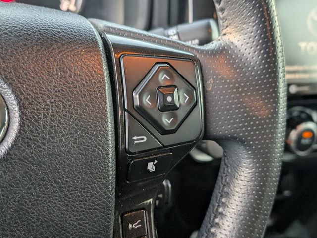 Used 2020 Toyota 4Runner TRD Off-Road image 17