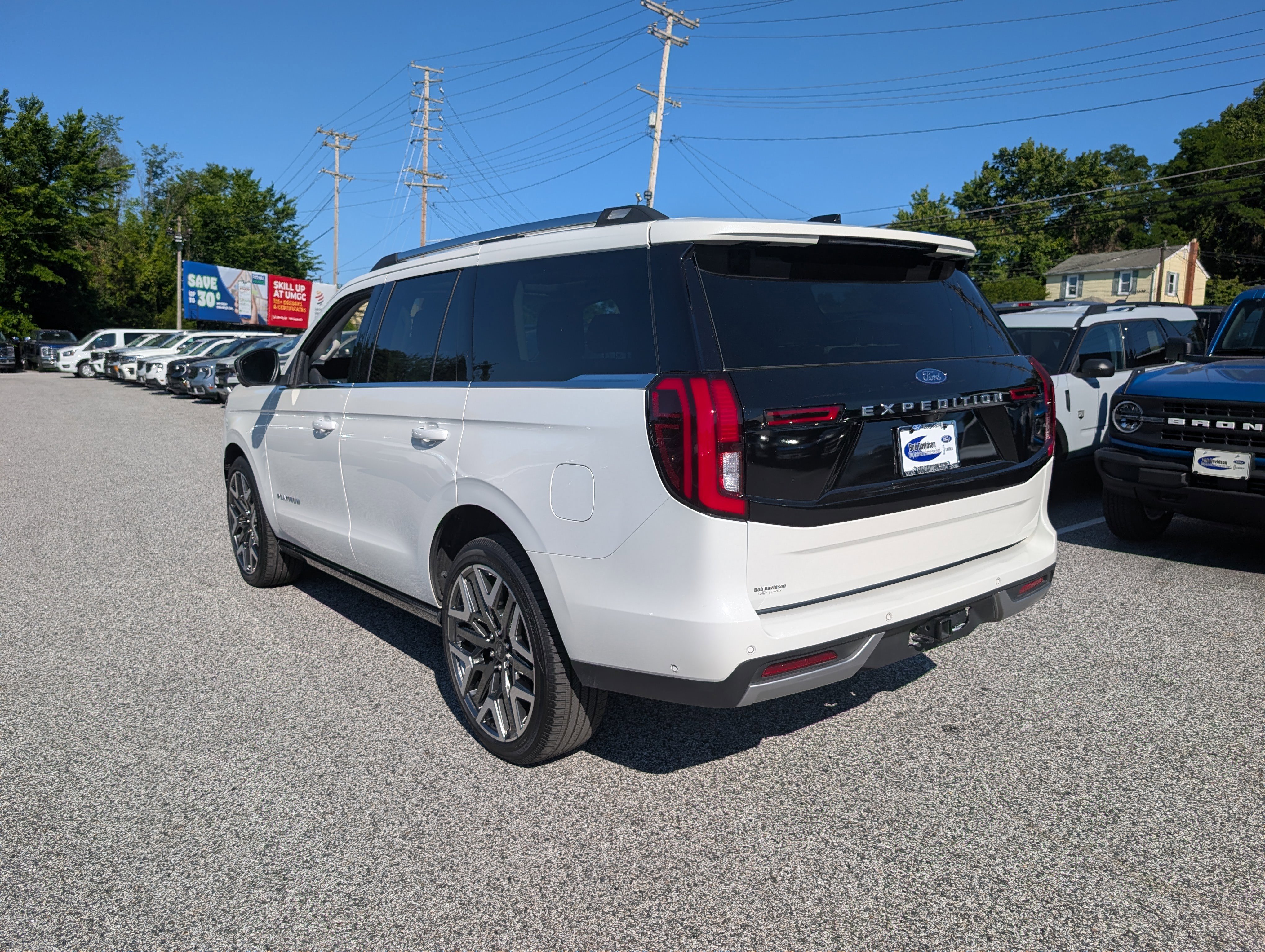 Certified 2025 Ford Expedition Platinum w/ Platinum Ultimate Package AWD/4WD image 5