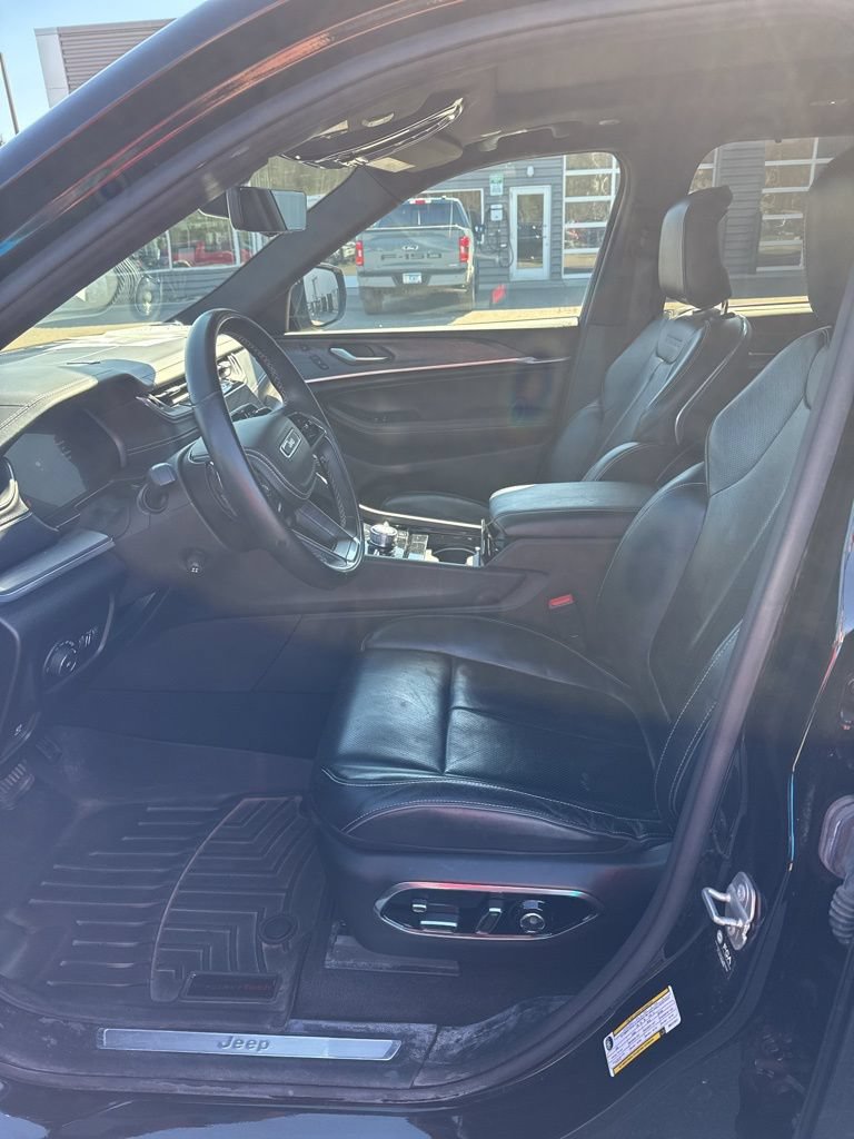 Used 2021 Jeep Grand Cherokee L Overland w/ Luxury Tech Group IV AWD/4WD image 15