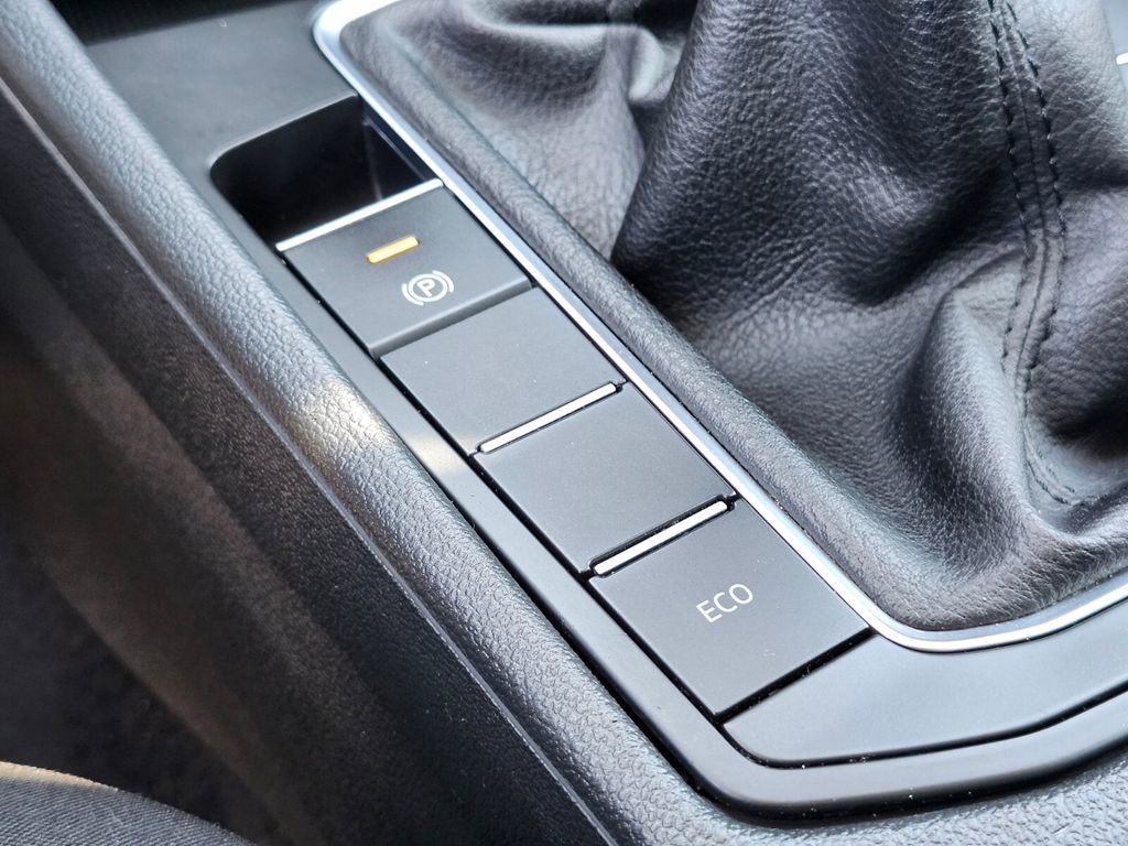 Used 2021 Volkswagen Jetta S w/ Driver Assistance Package FWD image 24